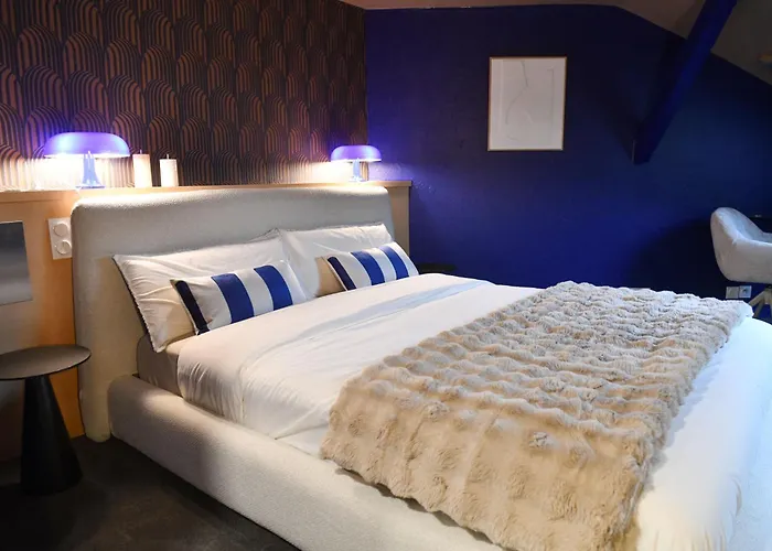 La & Restaurant Le Dome Hotel